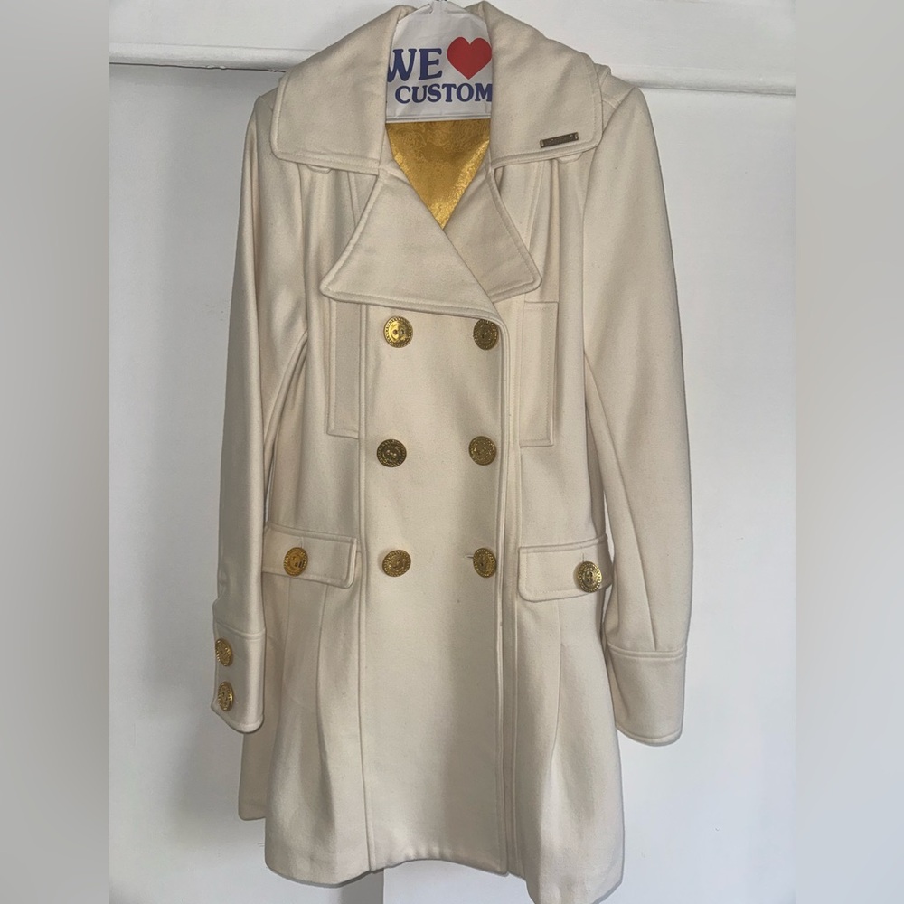 Elegant Cream Double-Breasted Apple Bottom Coat with Gold Buttons
